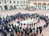Fare festa con le danze in cerchio a Musijam